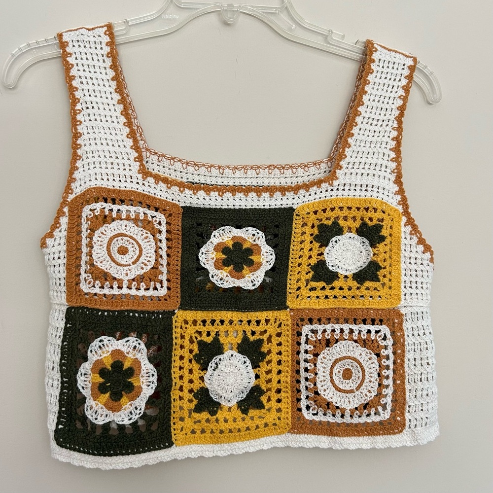 Beautiful Women’s Handmade Crochet Square Panel Floral Sleeveless Crop Top